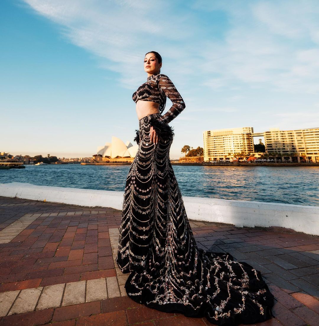 BLACK FISH CUT LEHENGA WITH EMBROIDERY