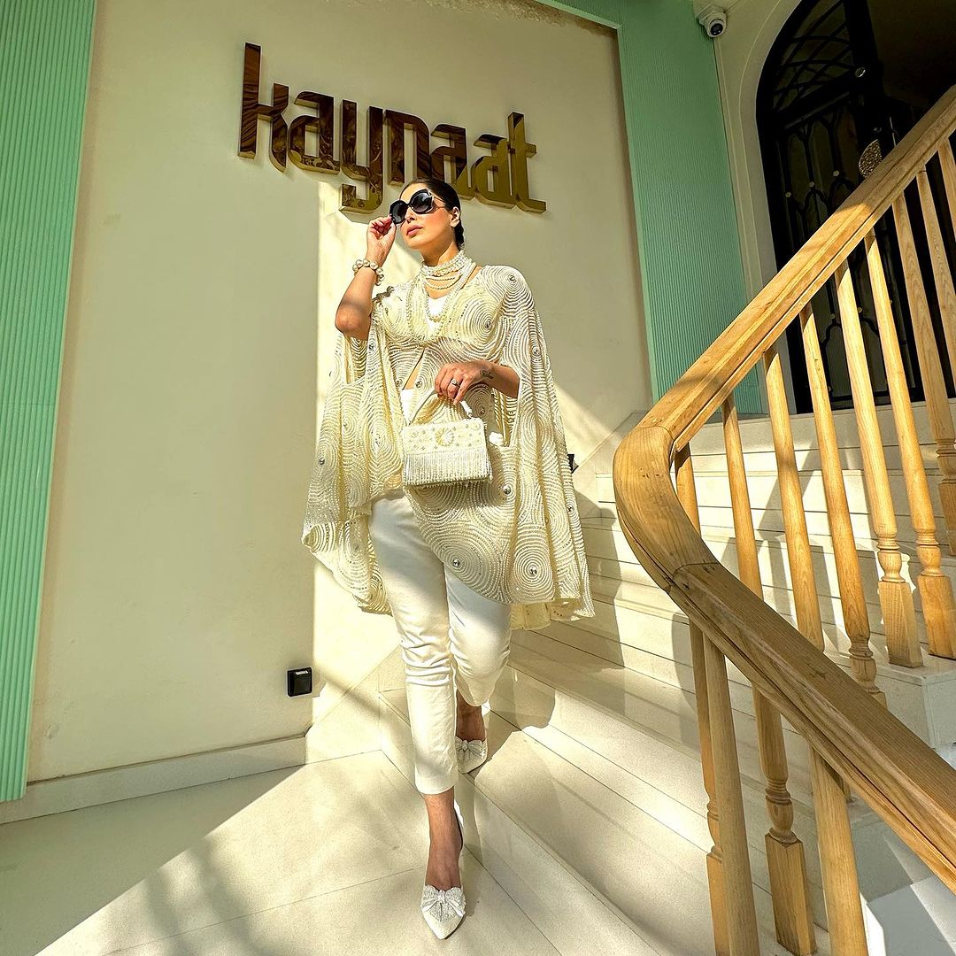 WHITE COLOR KURTI WITH WHITE PANTS