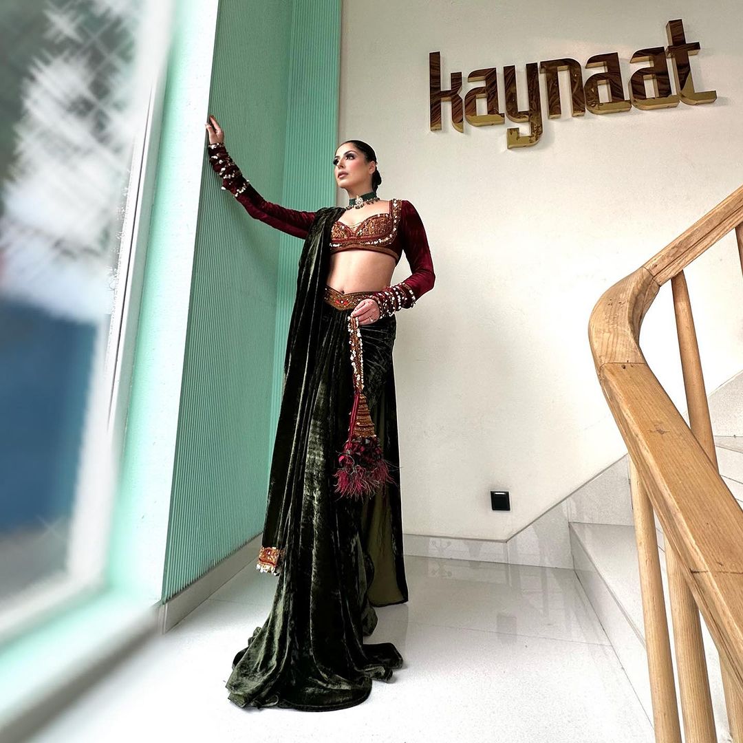 OLIVE GREEN COLOR VELVET SAREE WITH RED EMROIDERY VELVET TOP