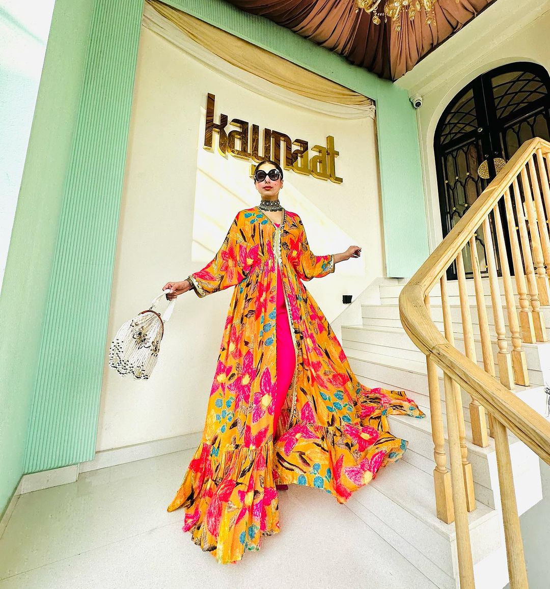 MULTICOLOR KURTI WITH PINK COLOR BOTTOM