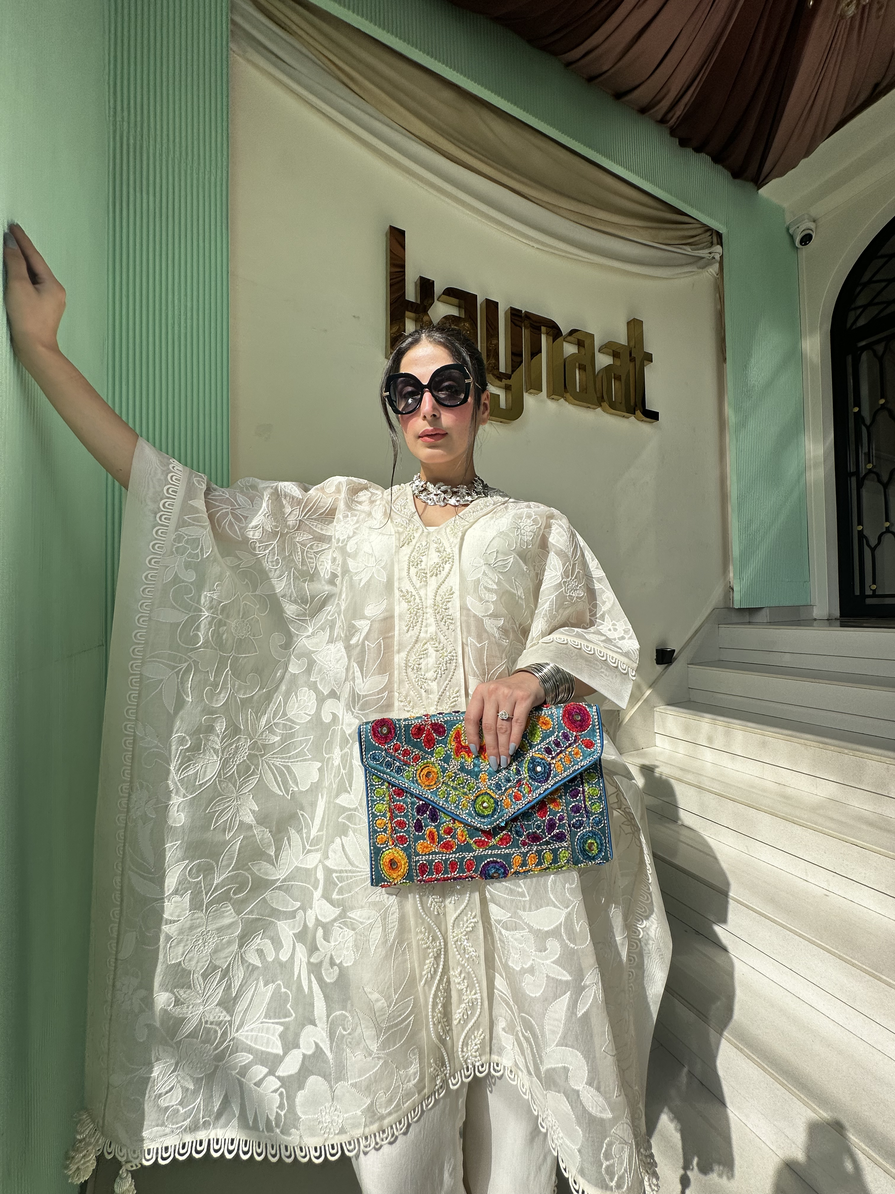 WHITE COLOR KURTI WITH FLOWER EMROIDERY