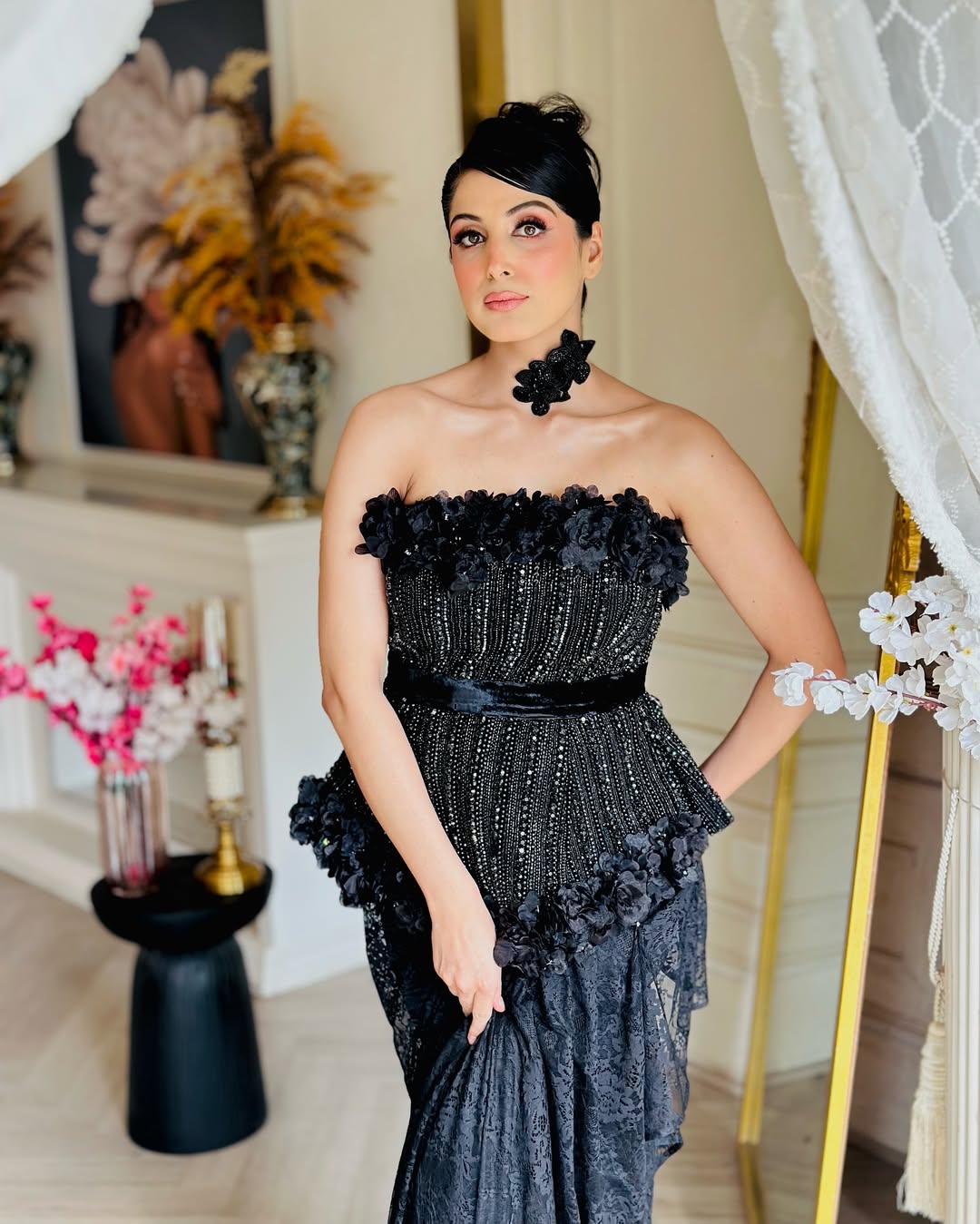 BLACK CORSET DRAPE
