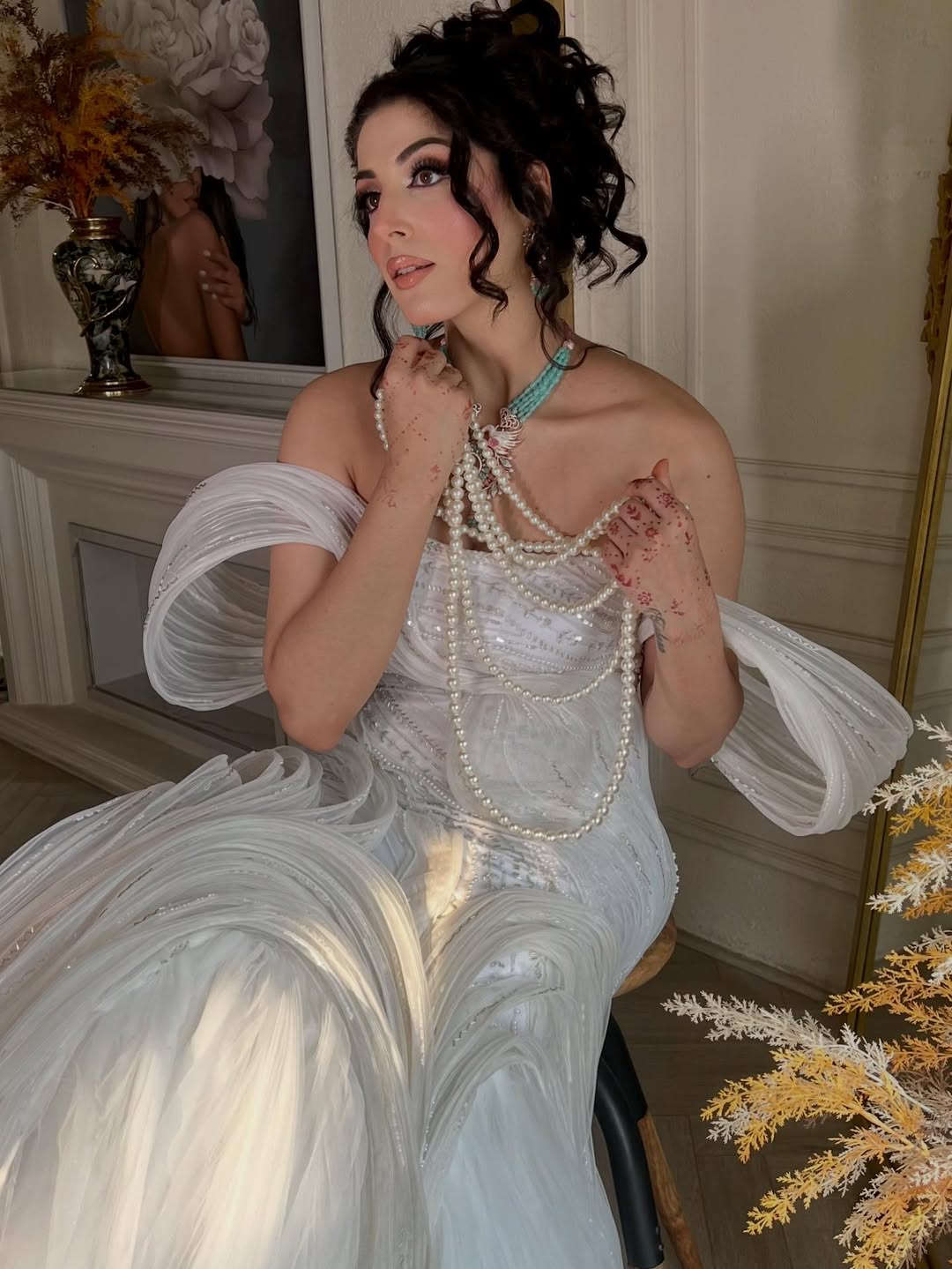 IVORY STRUCTURED GOWN