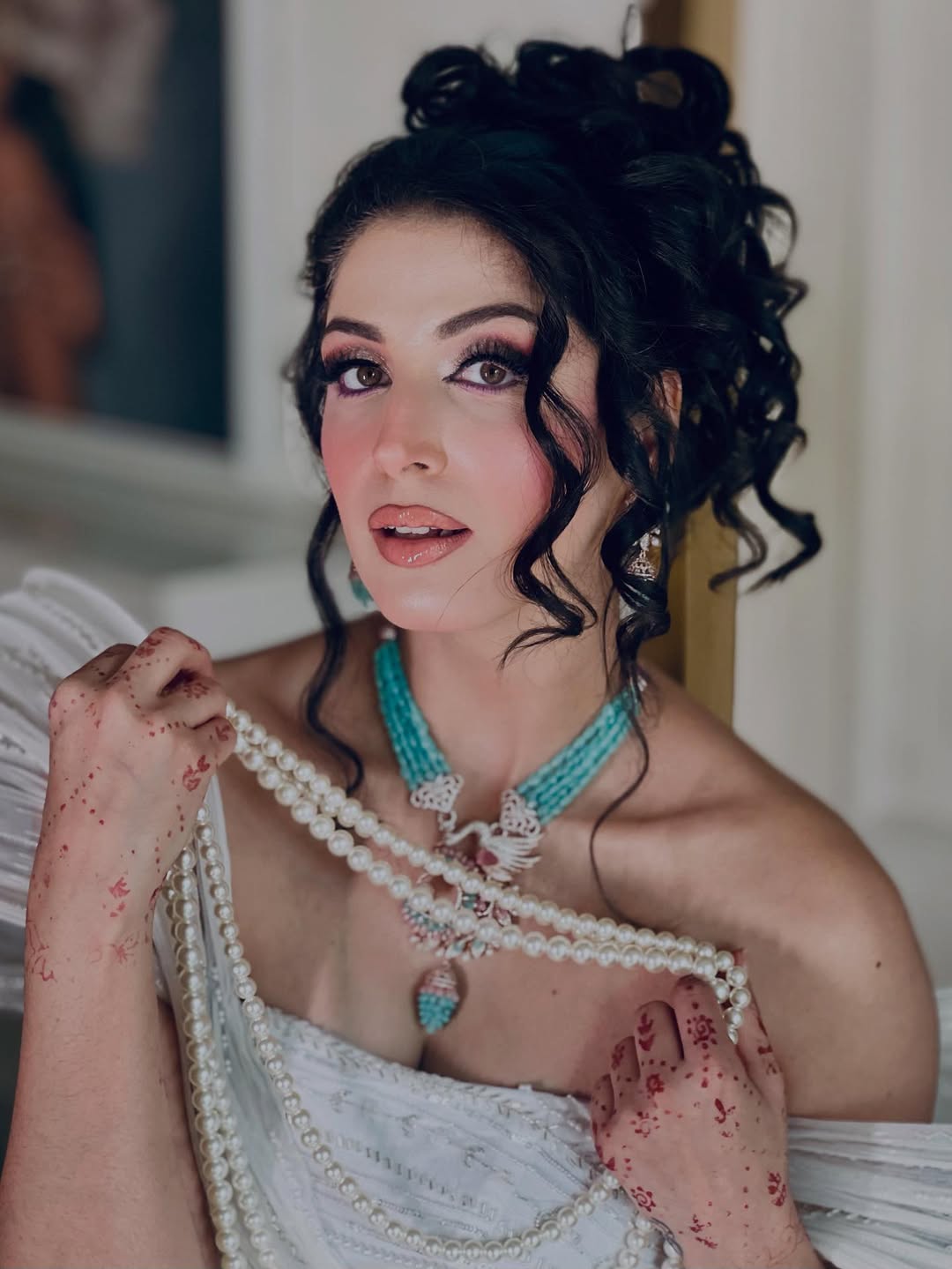 IVORY STRUCTURED GOWN