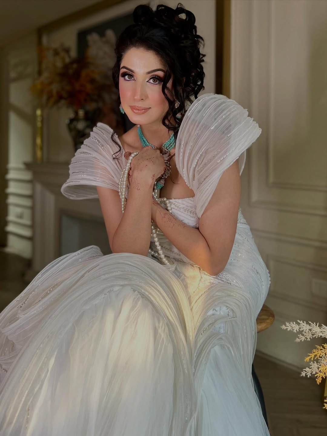 IVORY STRUCTURED GOWN