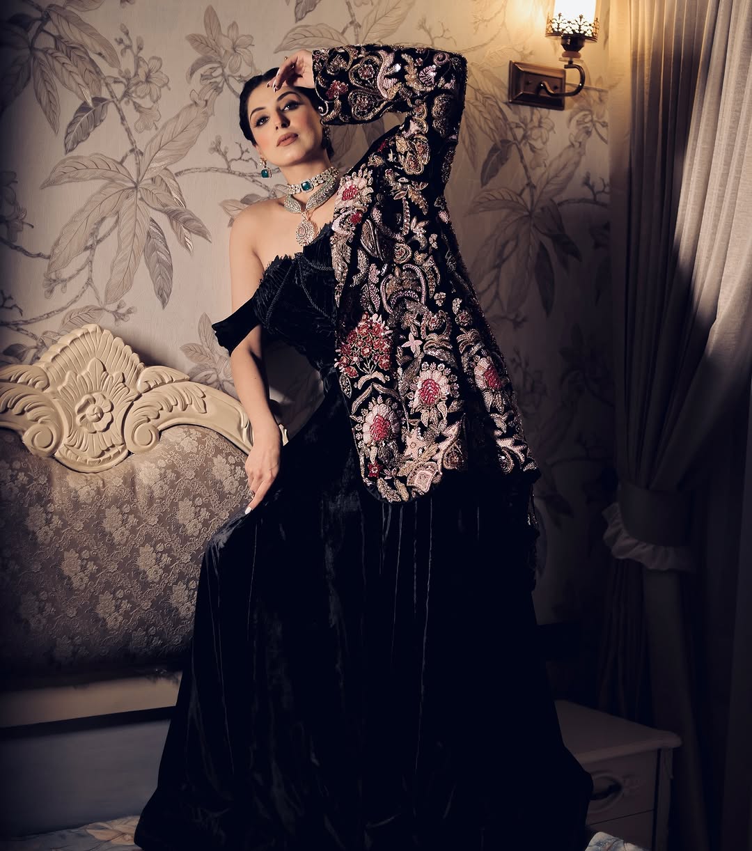 BLACK VELVET HAND EMBROIDERED JACKET SET