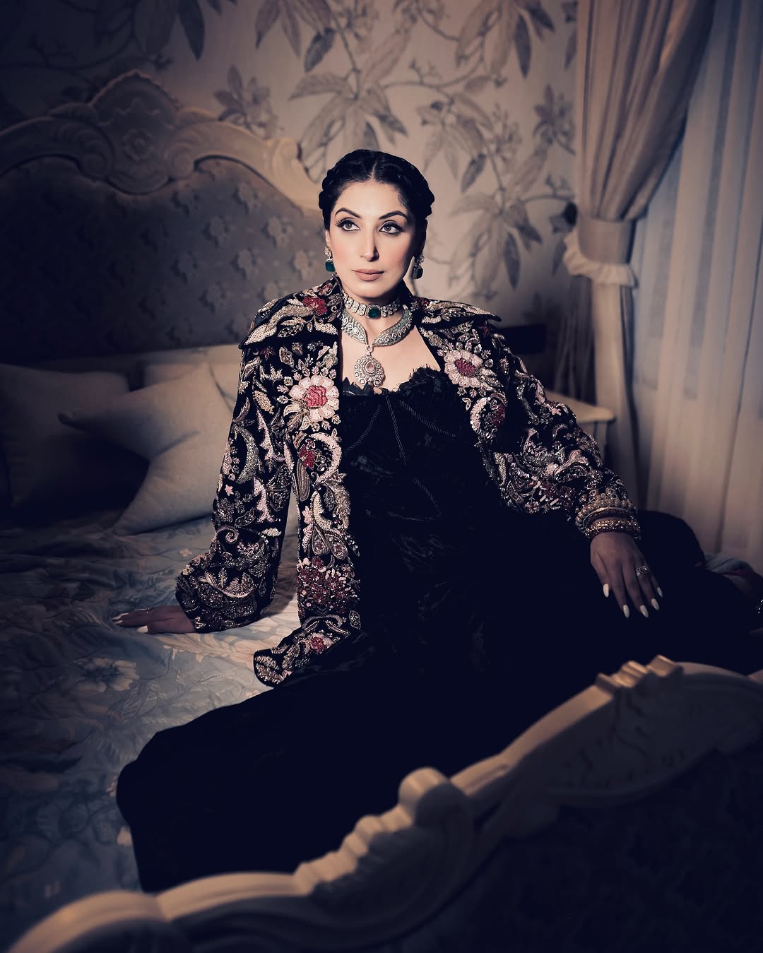 BLACK VELVET HAND EMBROIDERED JACKET SET