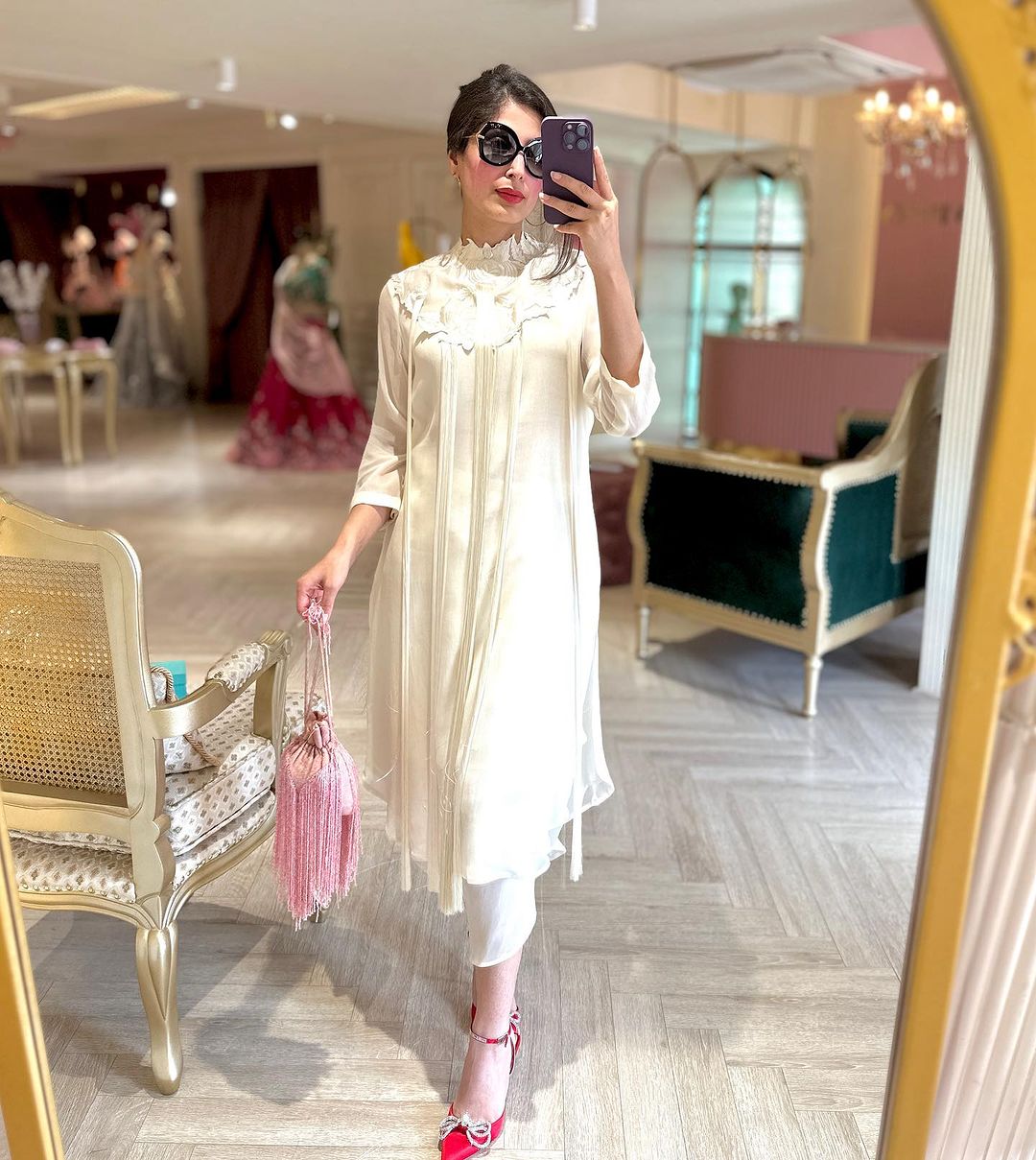 WHITE COLOR KURTI