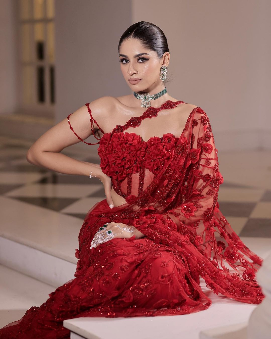 RED COLOR SAREE WITH ELEGANT DRAPE