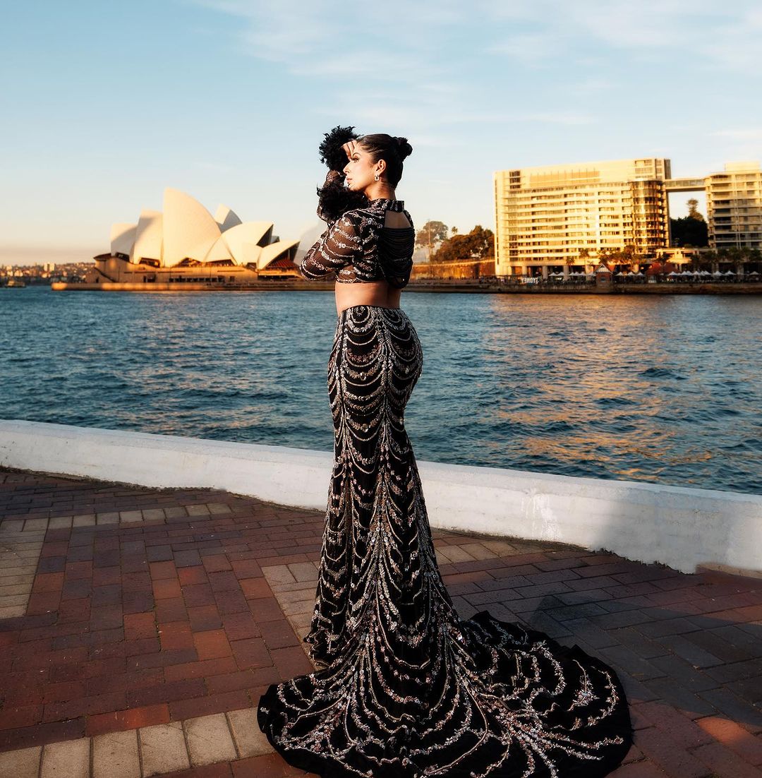 BLACK FISH CUT LEHENGA WITH EMBROIDERY