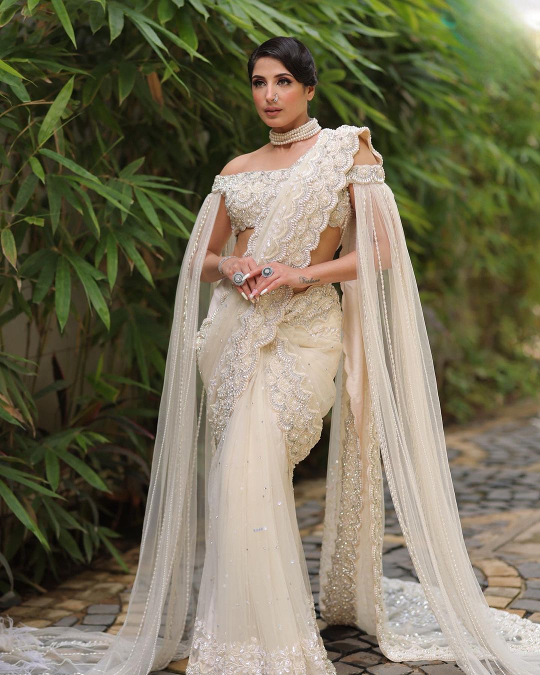 CREAM WHITE COLOR SAREE WITH FAIRY DESIGN & LONG TRAIL