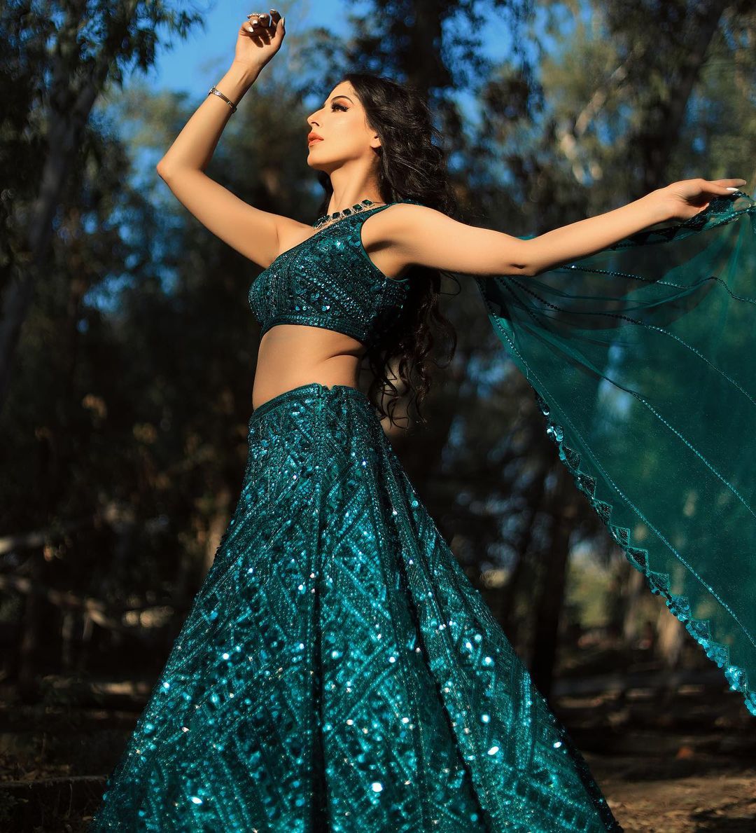 SKOBELOFF GREEN COLOR DESIGNED LEHENGA WITH HEAVY EMBROIDERY