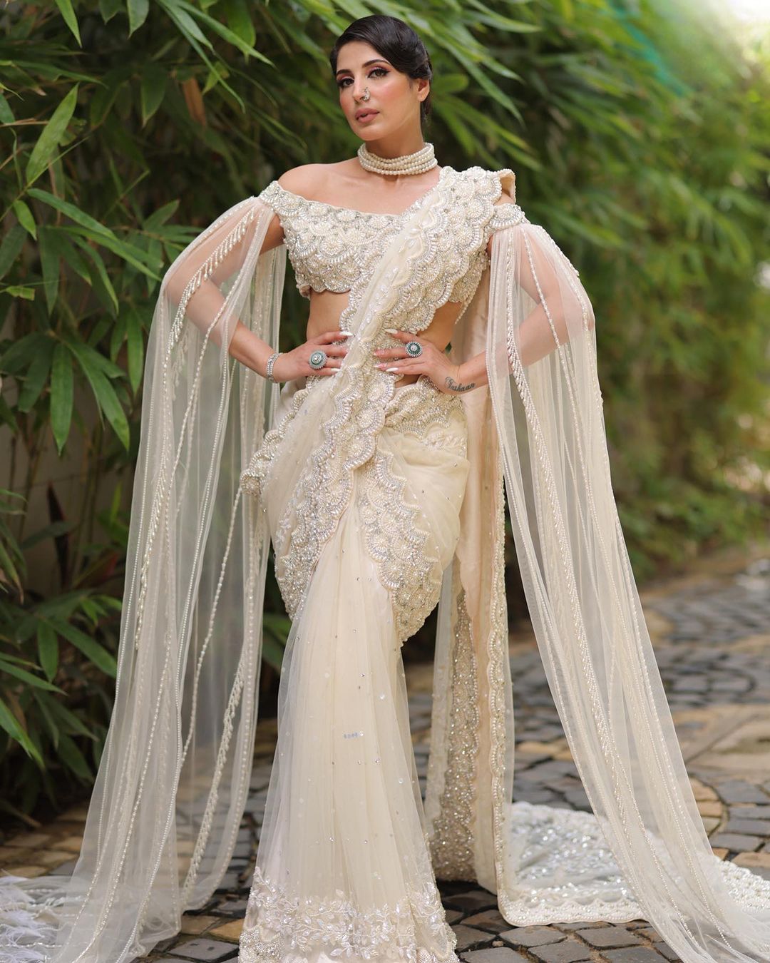 CREAM WHITE COLOR SAREE WITH FAIRY DESIGN & LONG TRAIL