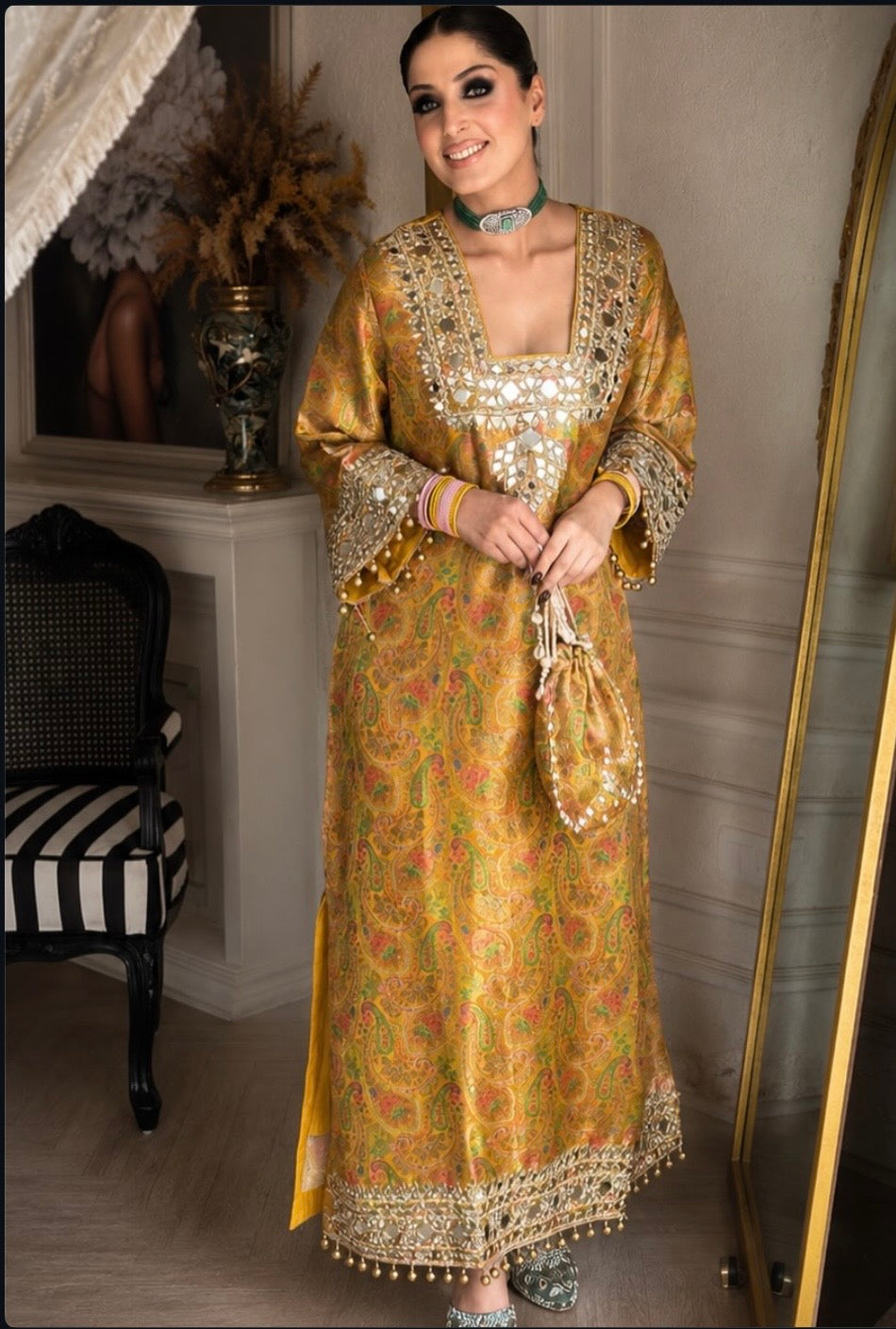 BROCADE MIRROR OUTFIT
