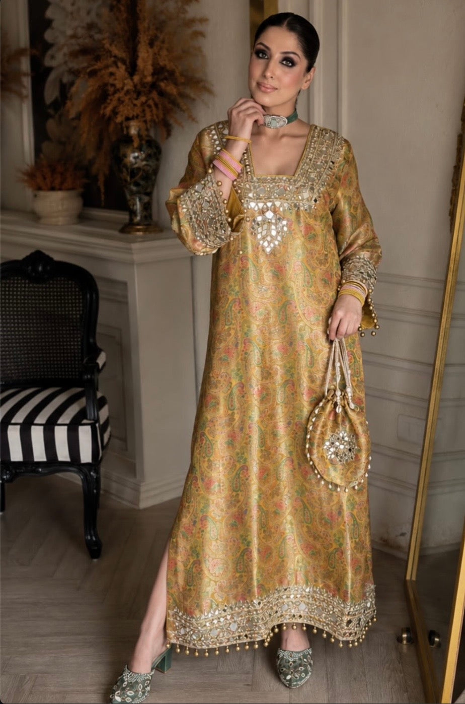 BROCADE MIRROR OUTFIT