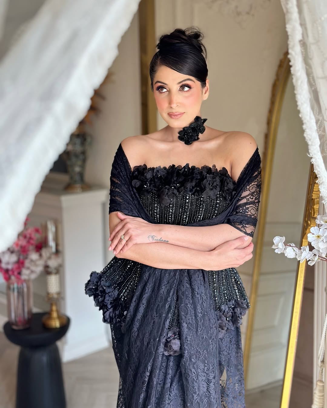 BLACK CORSET DRAPE