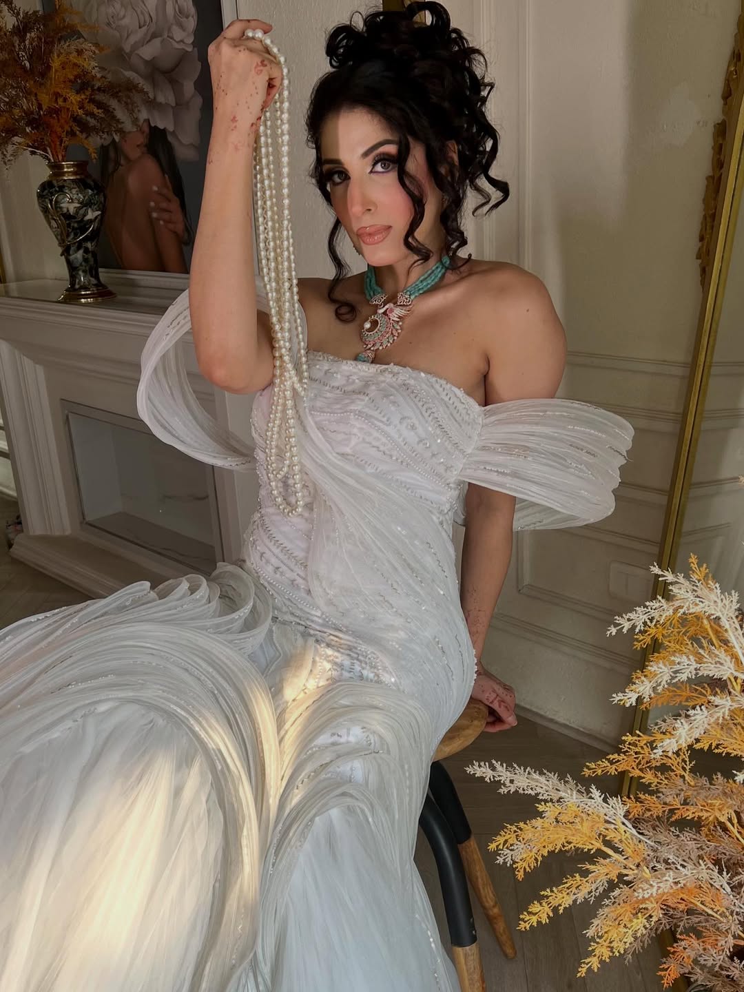 IVORY STRUCTURED GOWN