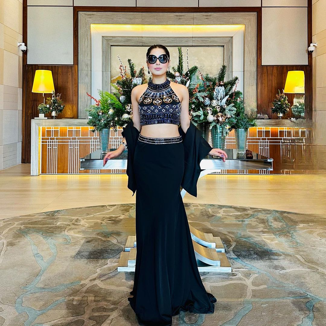 RICH BLACK COLOR SAREE WITH EMBROIDERY ON TOP