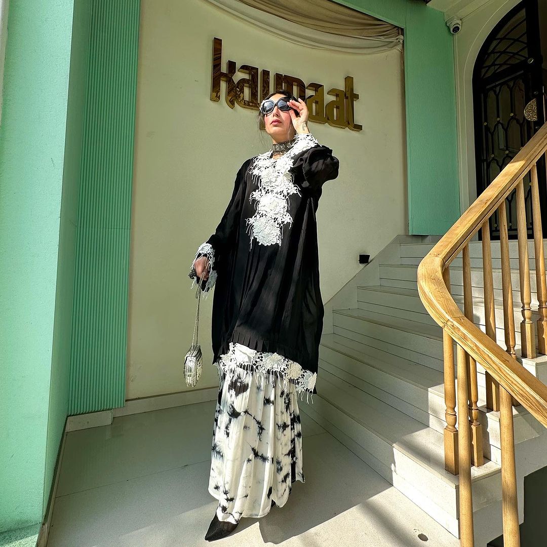 BLACK & WHITE KURTI