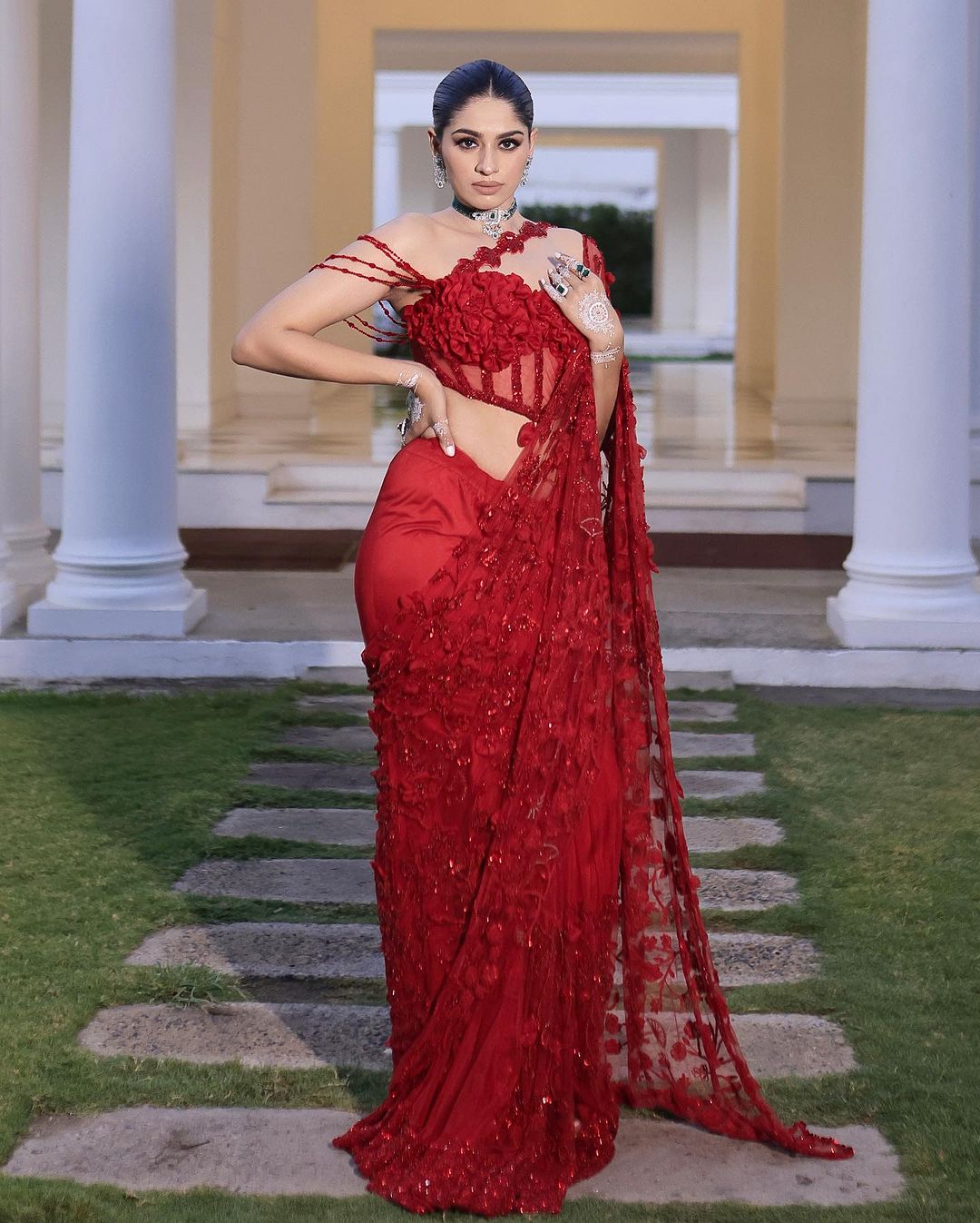 RED COLOR SAREE WITH ELEGANT DRAPE