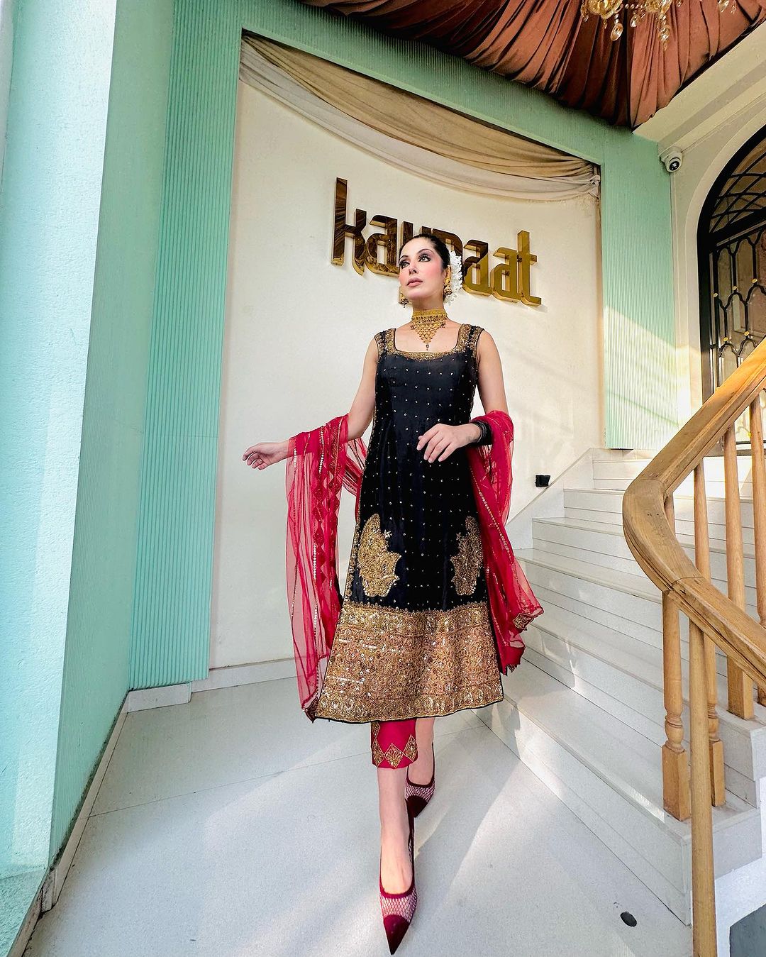 BLACK EMBELLISHED KURTIS WITH PANTS