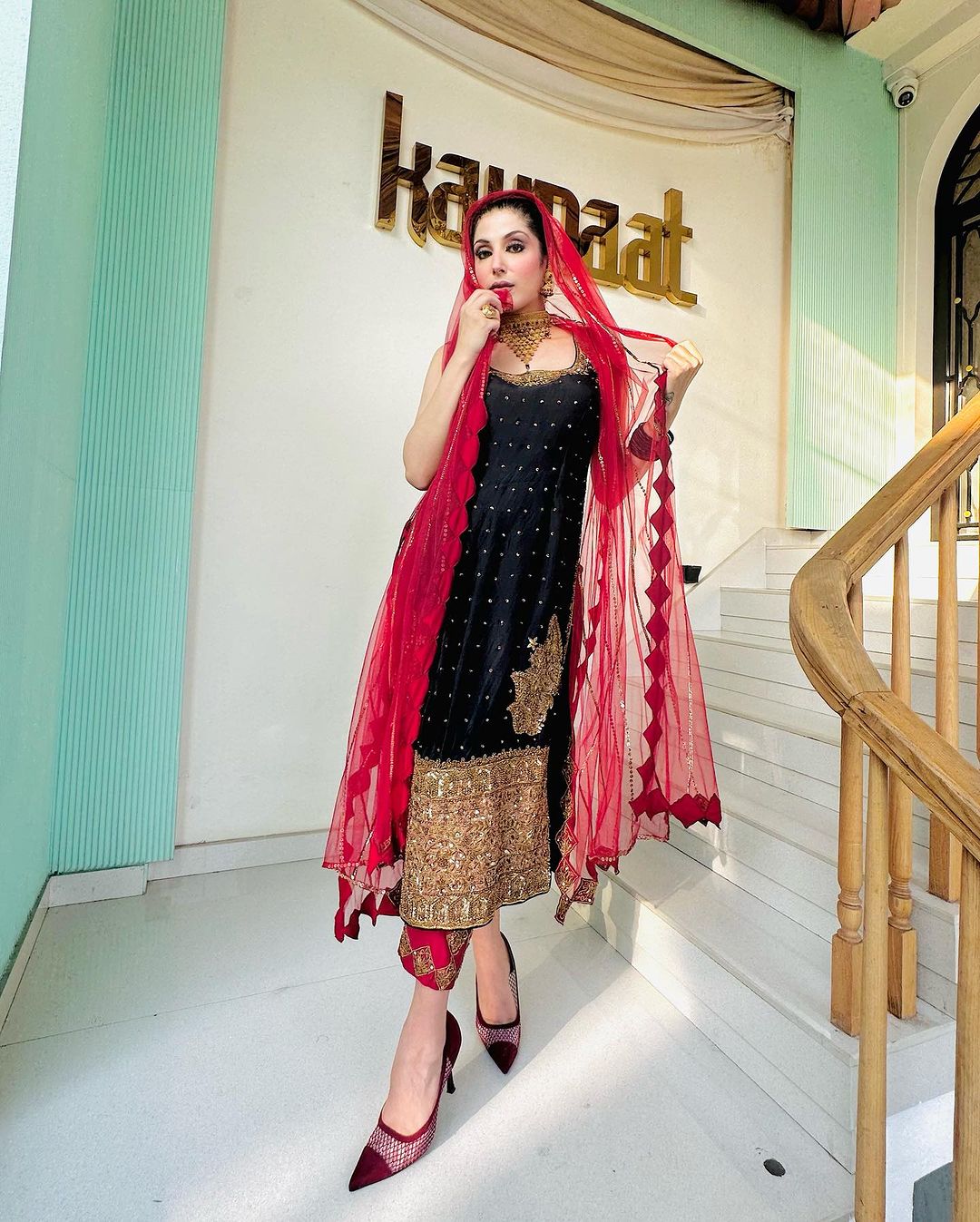 BLACK EMBELLISHED KURTIS WITH PANTS