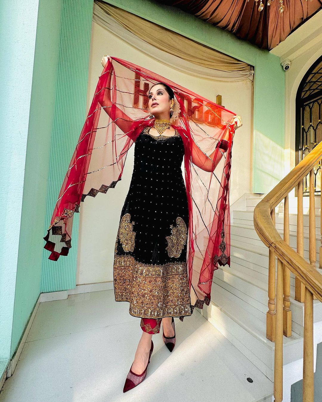 BLACK EMBELLISHED KURTIS WITH PANTS