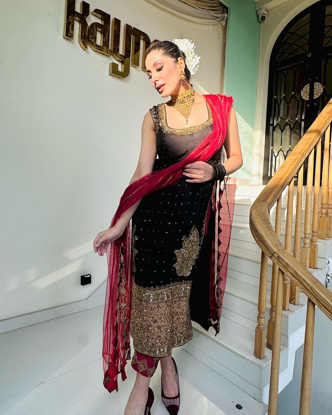 BLACK EMBELLISHED KURTIS WITH PANTS
