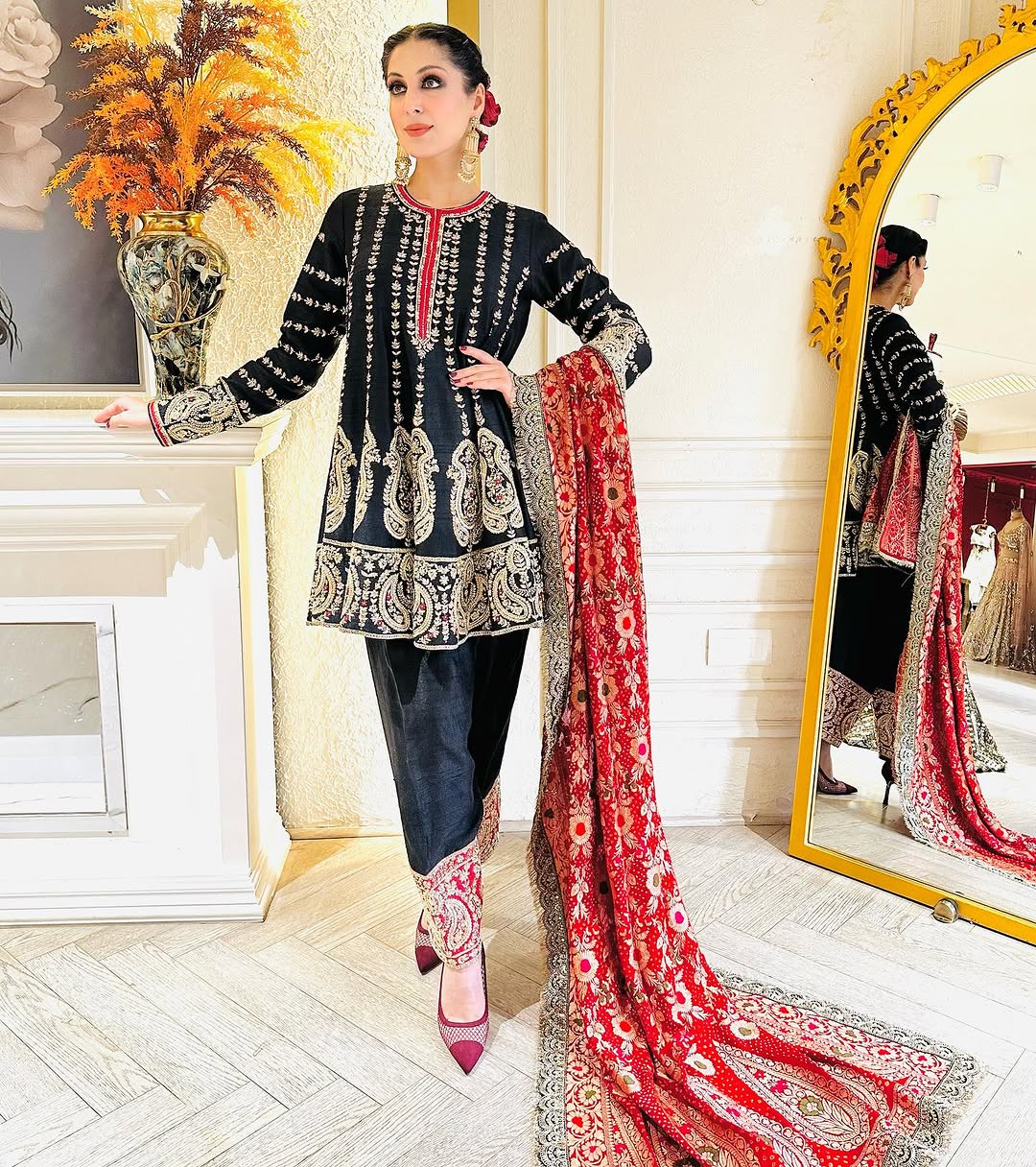 BLACK EMBROIDERED SHORT ANARKALI SUIT