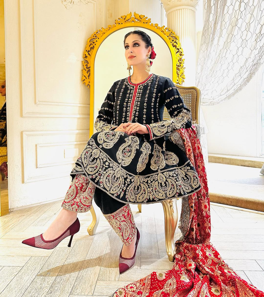 BLACK EMBROIDERED SHORT ANARKALI SUIT